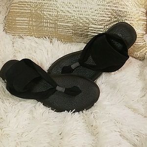 Sanuk sandles